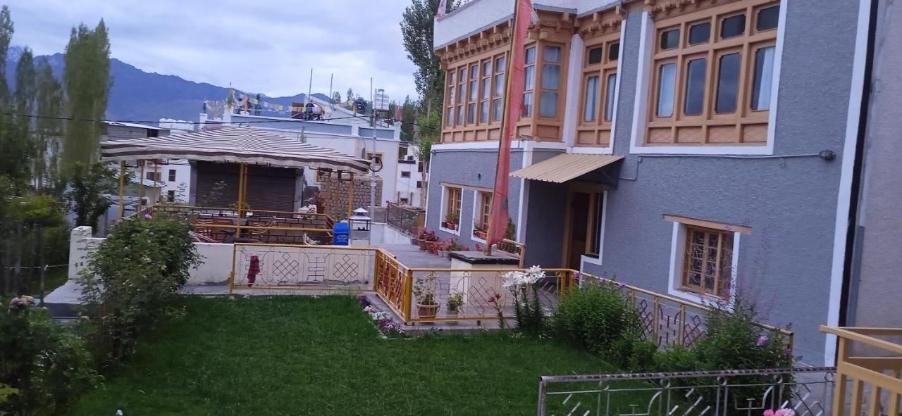 Chandan Guest House Leh Buitenkant foto