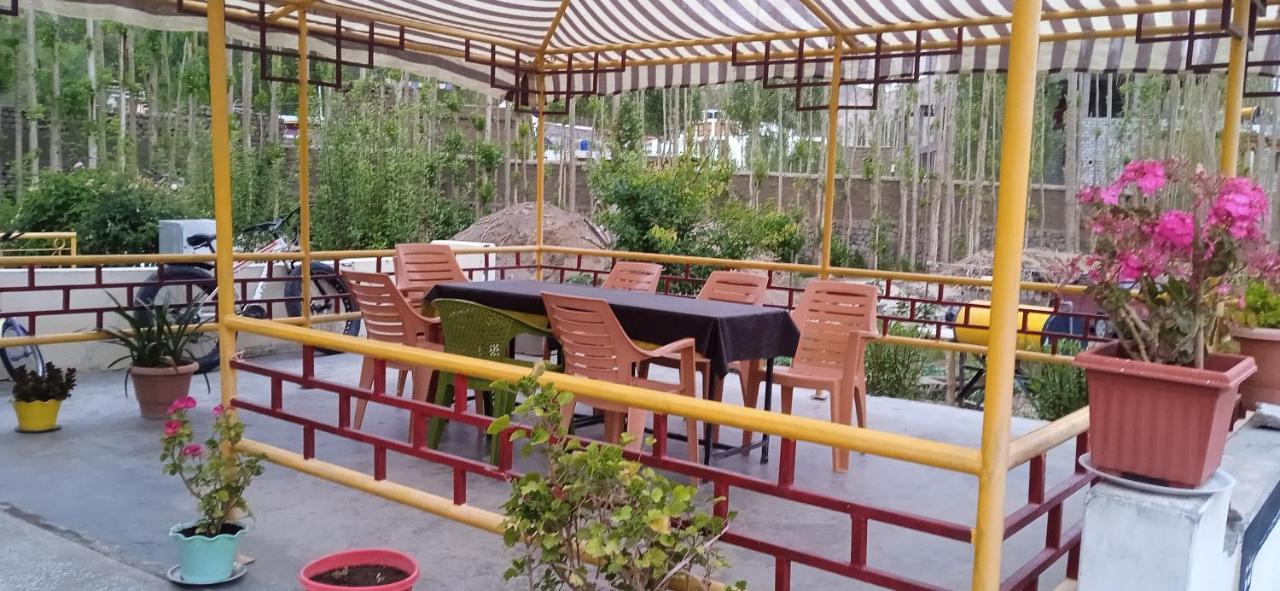 Chandan Guest House Leh Buitenkant foto